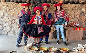Morada de los Dioses – Tour Moray y Salineras con Chincheros – Cusco (Desayuno y Almuerzo)