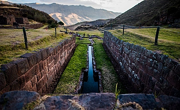 City tour Arqueológico con Valle Sur: Rumiqolqa – Pikillacta – Tipon “Templo del Agua” / Sacsayhuaman, Qenqo, Pucapucara y Tambomachay – Koricancha “Templo del Sol”  (Desayuno y Almuerzo)