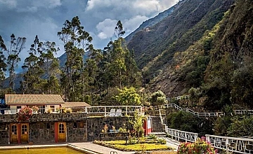Cusco – Calca – Baños Termales de Lares (Te de la Tarde y Cena)